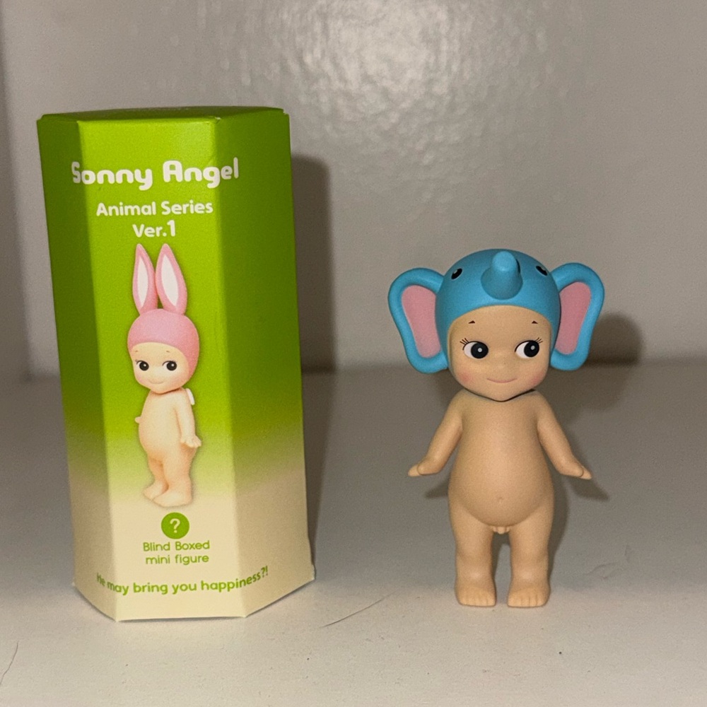*AUTHENTIC* Sonny Angel Elephant